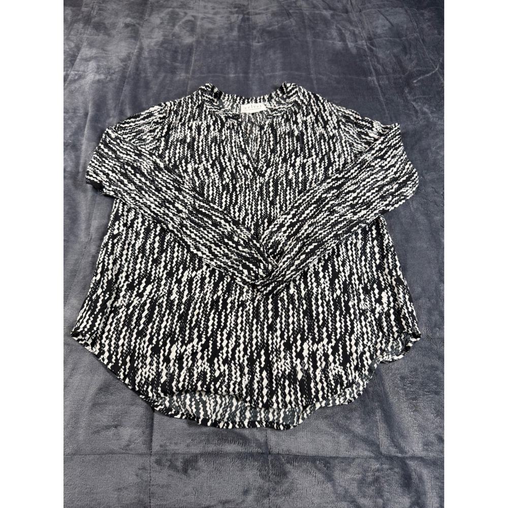 Velvet by Graham & Spencer Blouse‎ Top V-Neck Long Sleeve Black White Print S